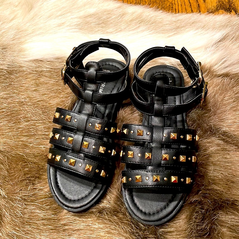 Gladiator sandals NWT with golden studs - Picture 1 of 4